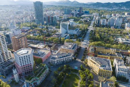 Free walking tour Tirana (English or Czech)