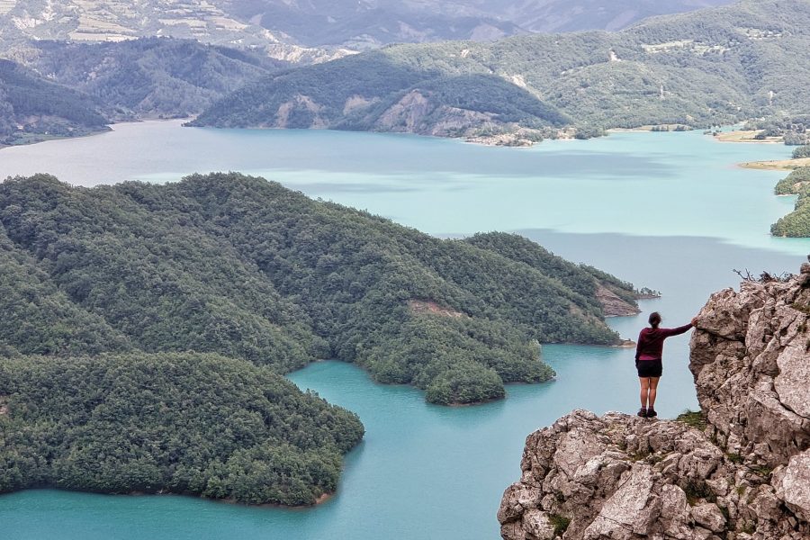 Bovilla Lake and Gamti Mountain Hiking Day Trip