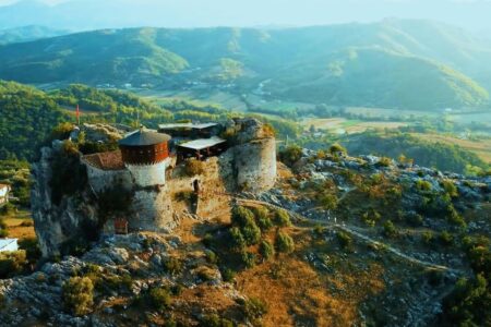 Petrela castle