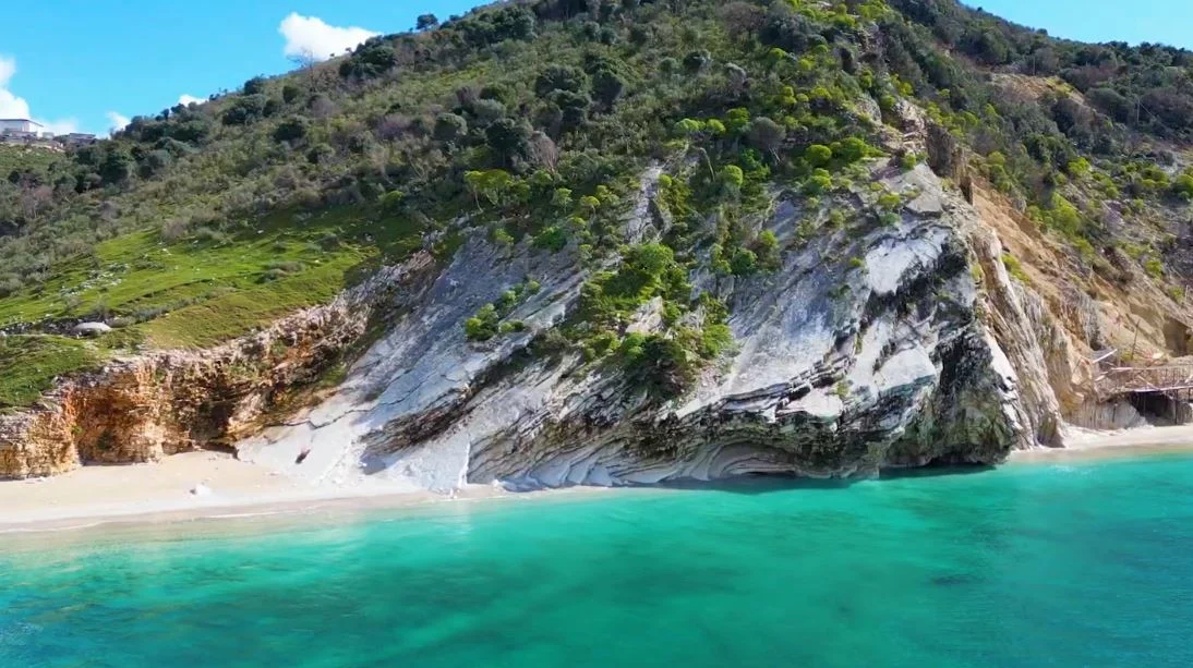 Plazhi i Pasqyrave: Albania’s Hidden Gem