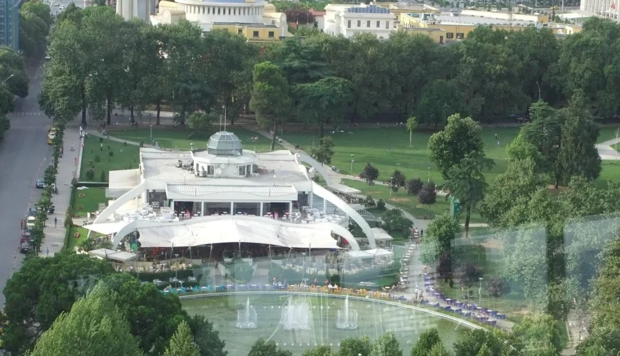 Rinia Park, Tirana