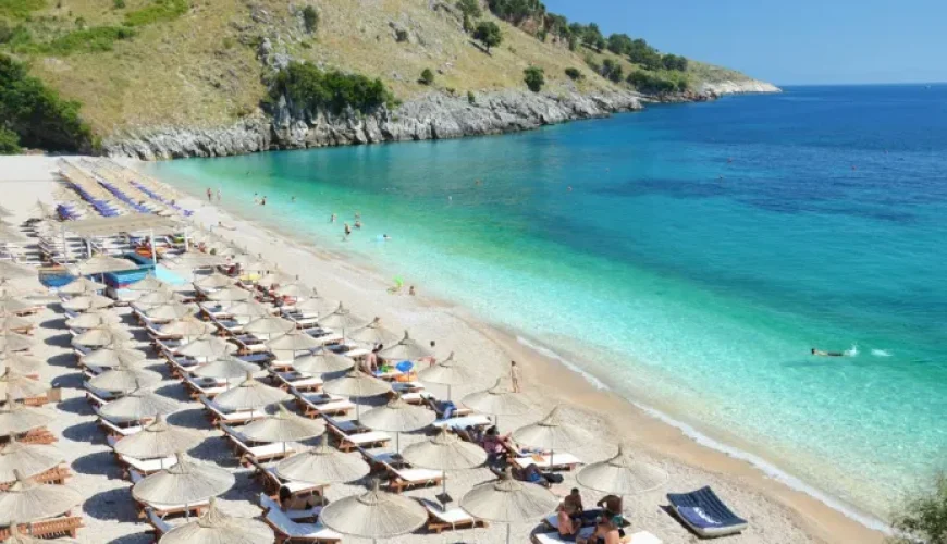 Himare beach