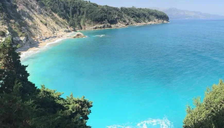 Pulëbardha beach