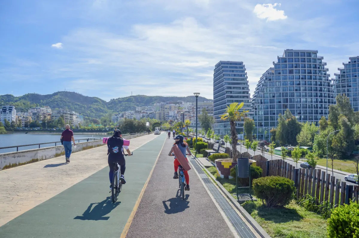 bike tour vs walking tour