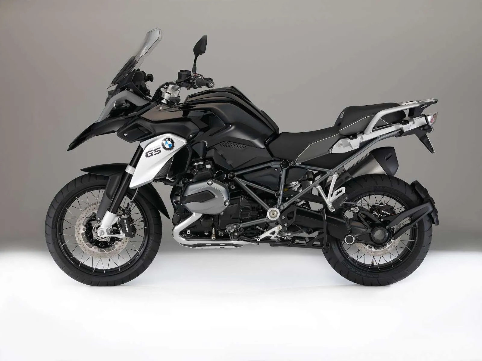 Rent BMW R 1200 GS – Triple Black